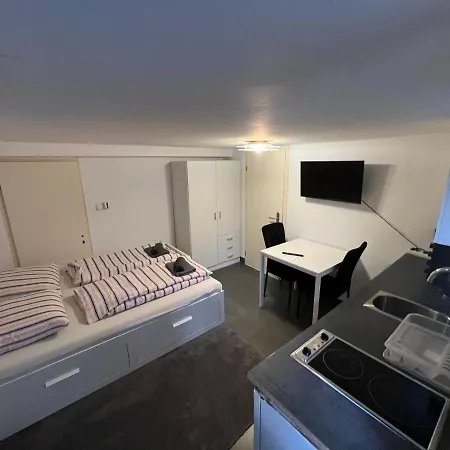 1 Apartment *